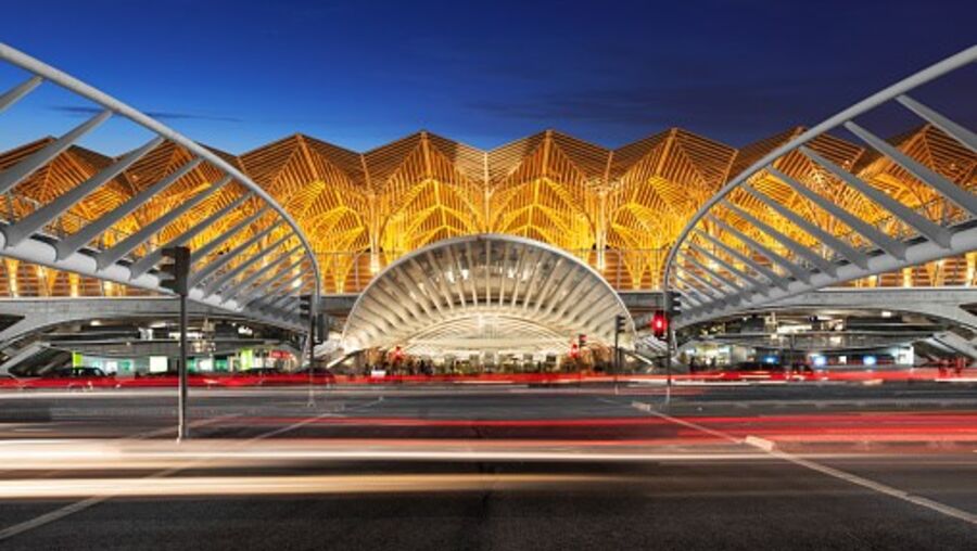 The futuristic train, bus and subway terminal Estação do Oriente is a tree minutes walk from the venues of the summit 