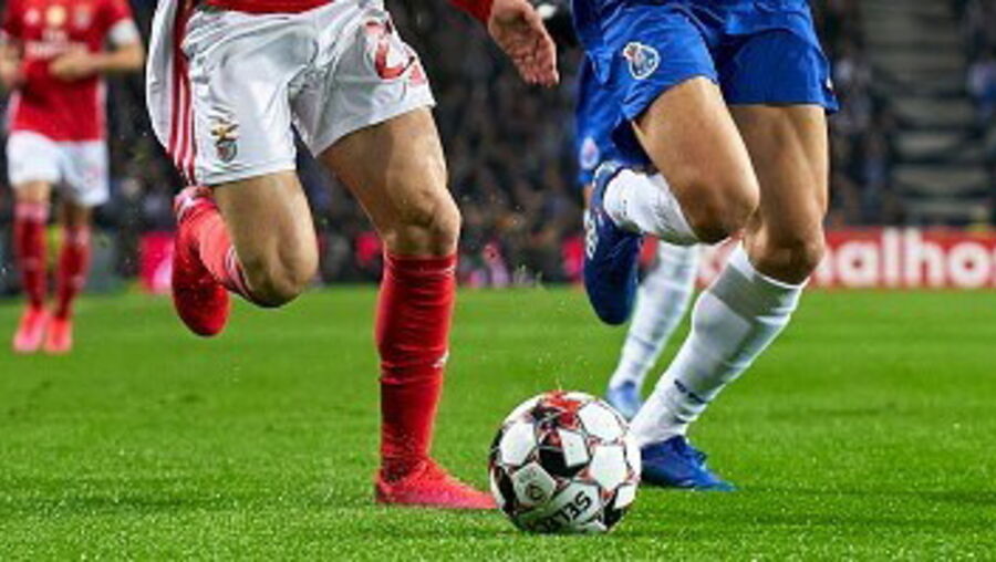 Jogadores do Benfica - FC Porto em campo